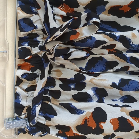 Medium Shein 6 Pull On Multicolor Shorts With Removable Waist Tie - Picture 3 of 14